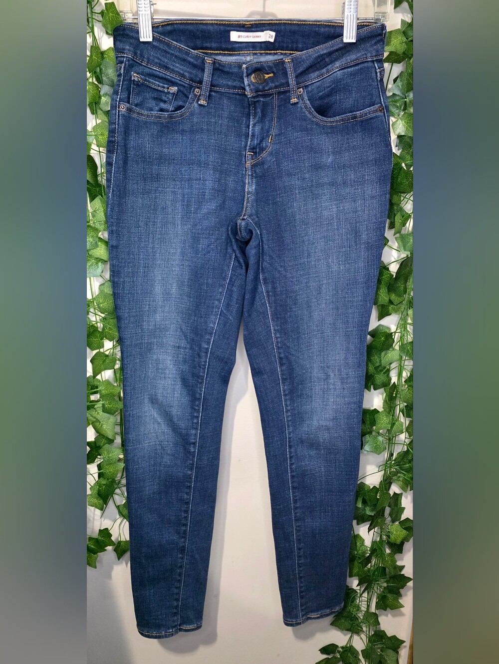 Sz 28 (Sz 6) • Levi's Jeans
